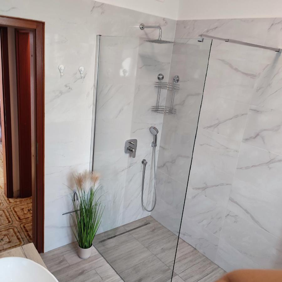 דראמליי Apartments Desiree & Daniel מראה חיצוני תמונה